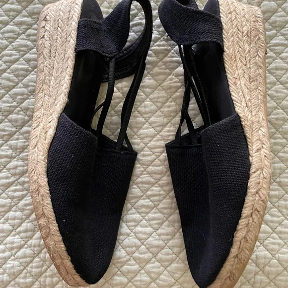 black espadrilles - Picture 4 of 4
